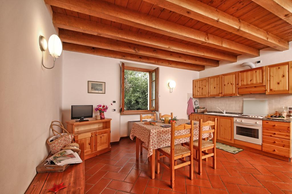 Agriturismo La Breda Guest House San Felice del Benaco Exterior photo